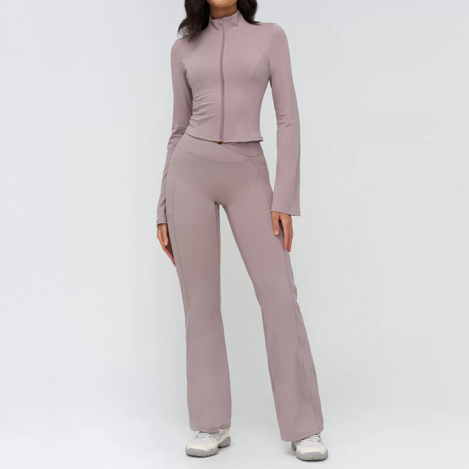 Chaquetas y pantalones gris morado