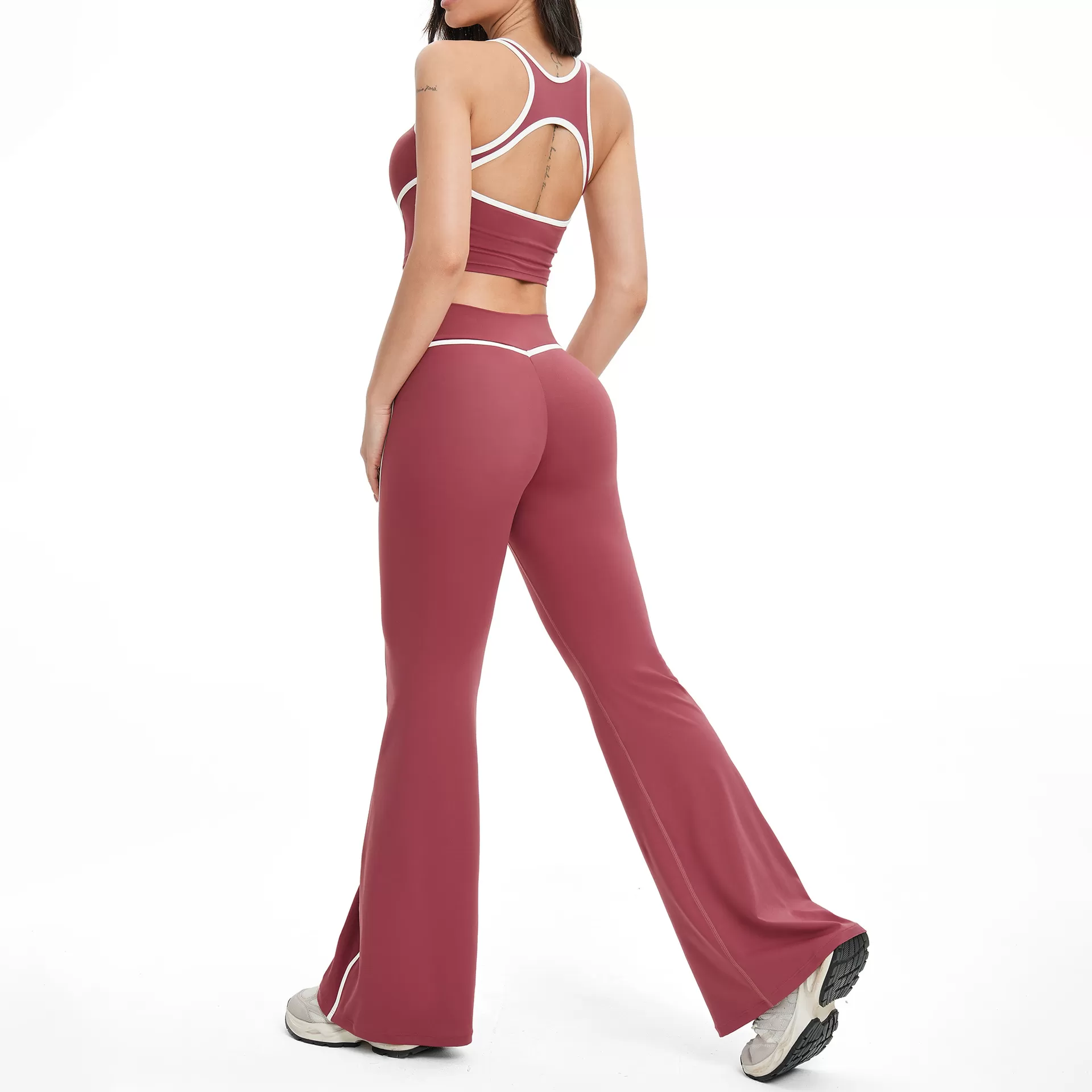 Conjunto deportivo de cuatro piezas para mujer: top corto con espalda descubierta, pantalones de chándal de pierna ancha acampanada. Ideal para gimnasio, fitness, entrenamiento y yoga. FGBTZ2101