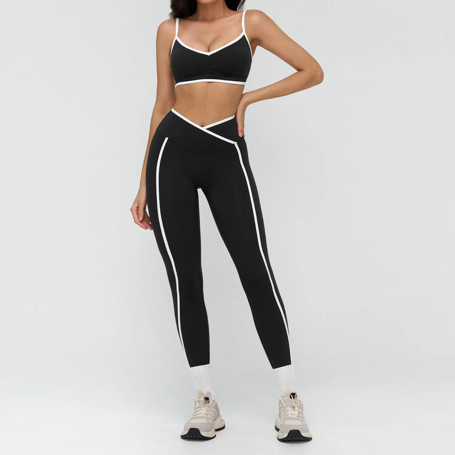 Conjuntos de ropa deportiva para mujer, aptos para el gimnasio, cómodos, elásticos en cuatro direcciones, ideales para entrenamiento al aire libre y yoga. Modelo FGBTZ9528.