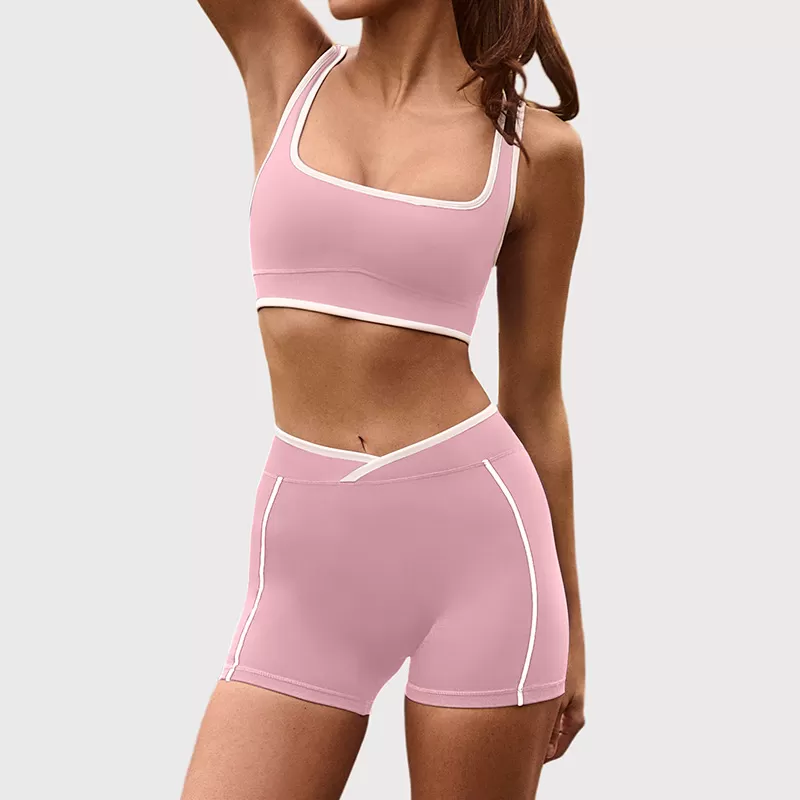 Sujetador rosa + shorts