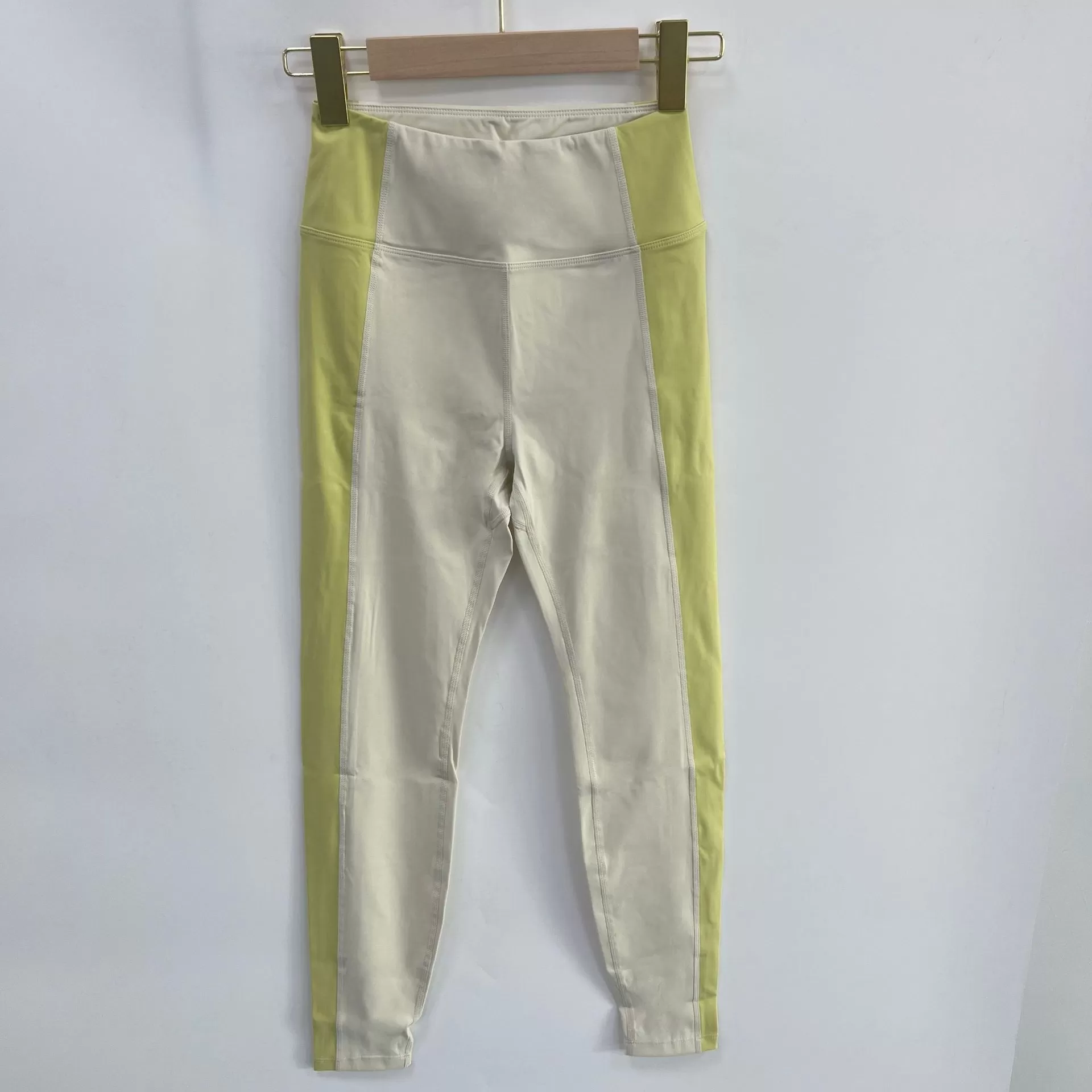 Sujetador deportivo transpirable para gimnasio, mallas de fitness, conjunto de sujetador de yoga para mujer FGB202418