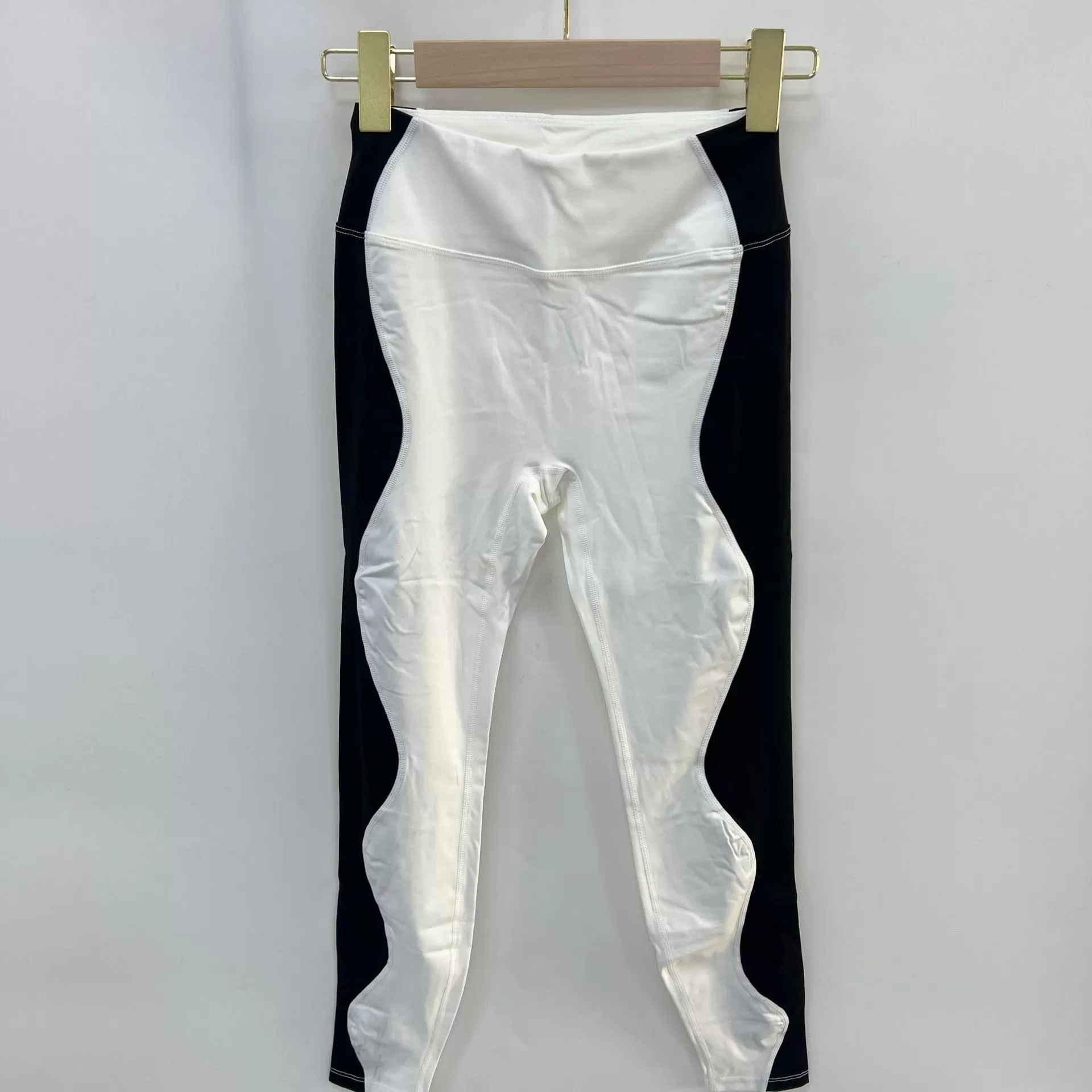 Leggings blancos y negros