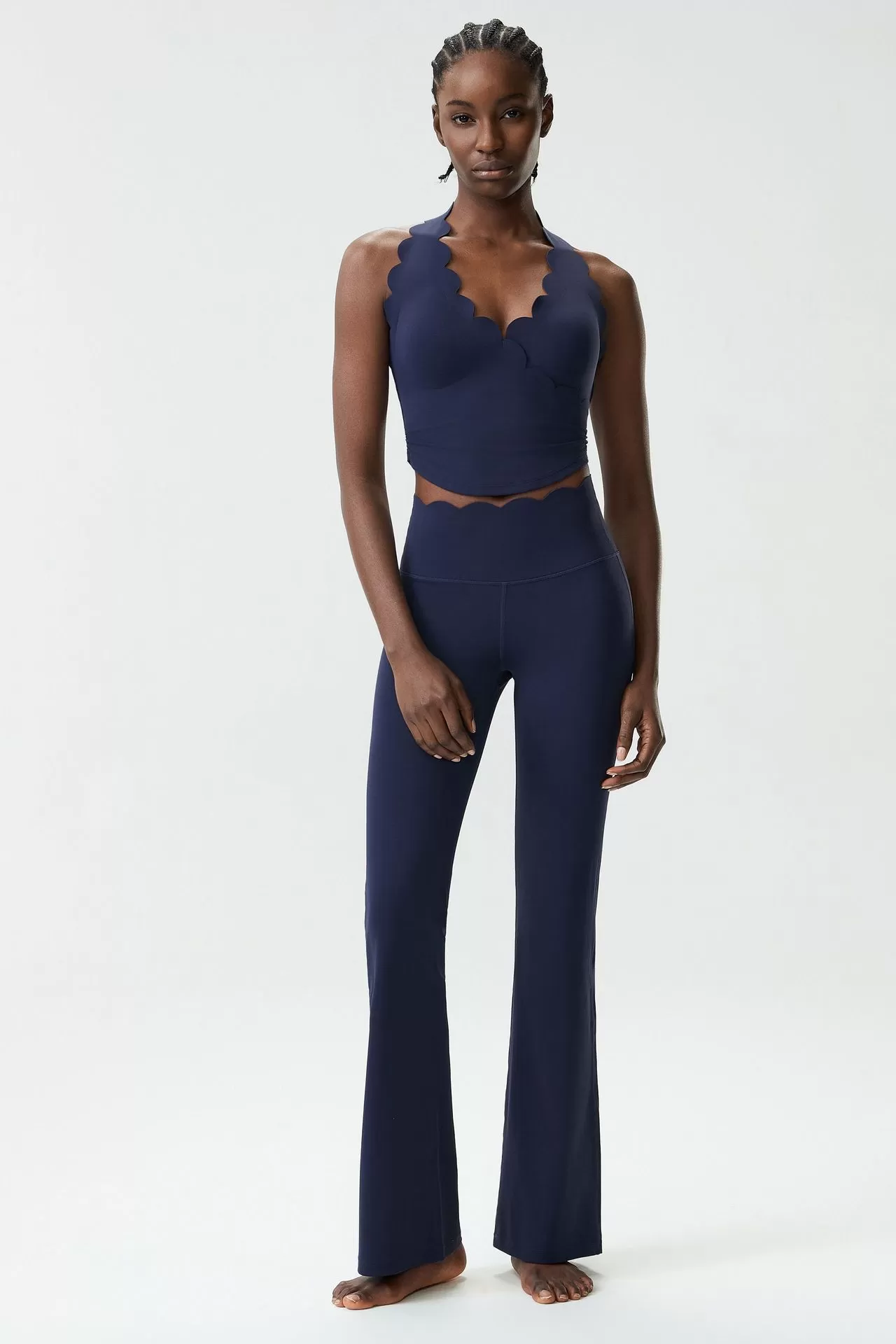 Sujetador y pantalón azul oscuro