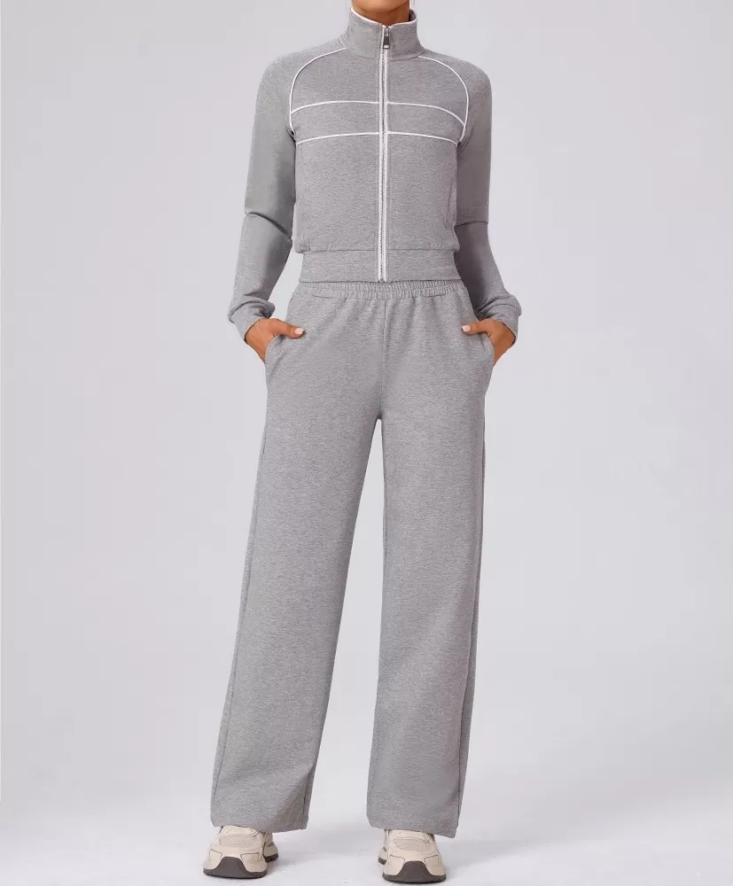 Chaqueta y pantalones grises