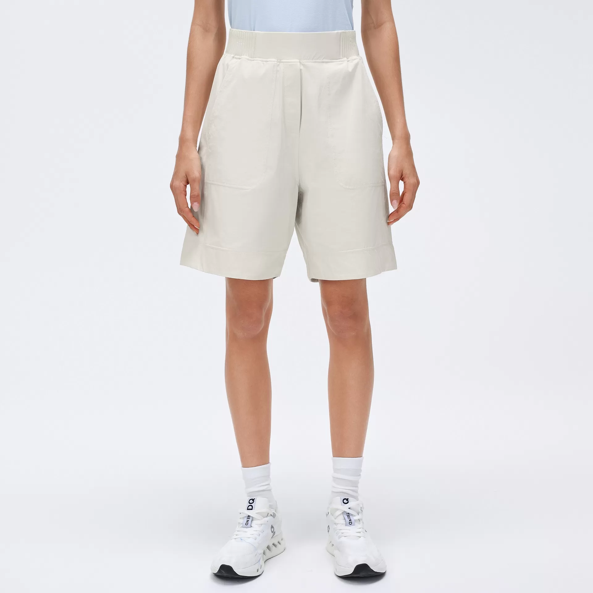 Pantalones cortos color marfil claro