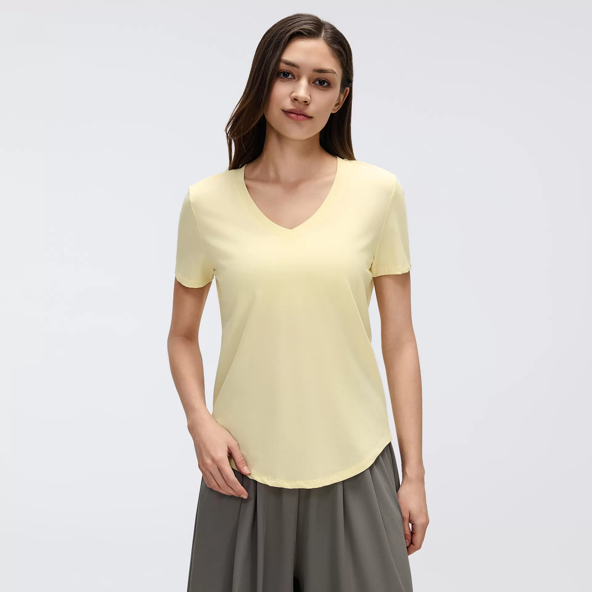 Camiseta deportiva holgada, transpirable, de secado rápido, versátil, ajustada, de color liso, para mujer, de manga corta, FGBD26087