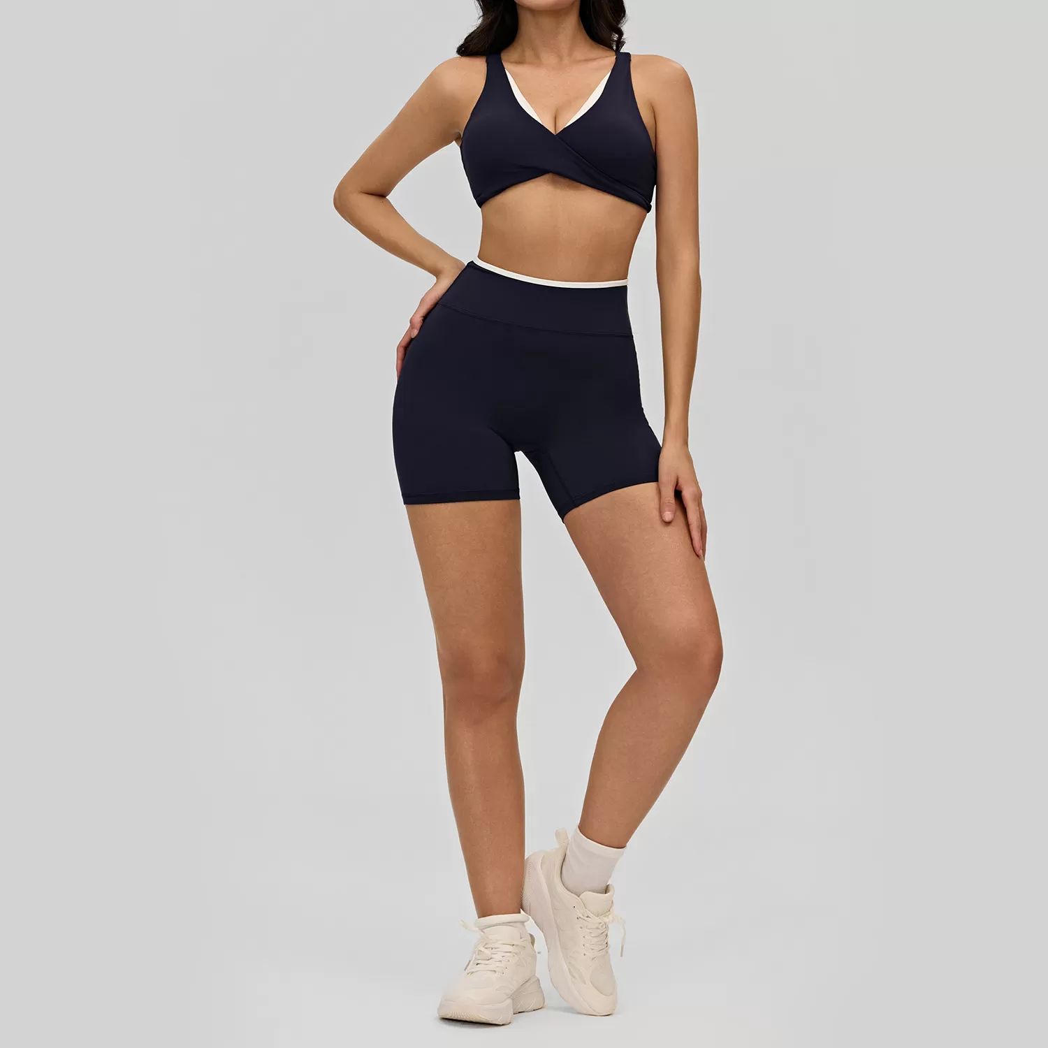 Sujetador y pantalones cortos azul oscuro