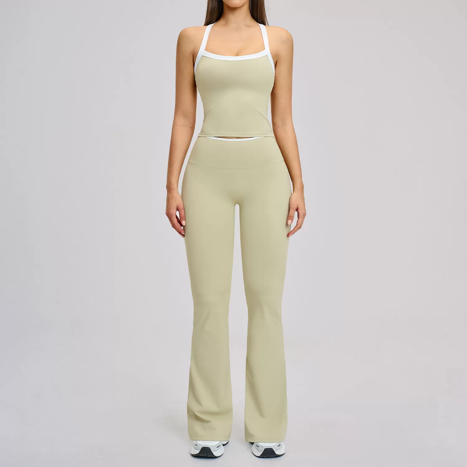 Conjunto de camiseta y pantalón verde salvia