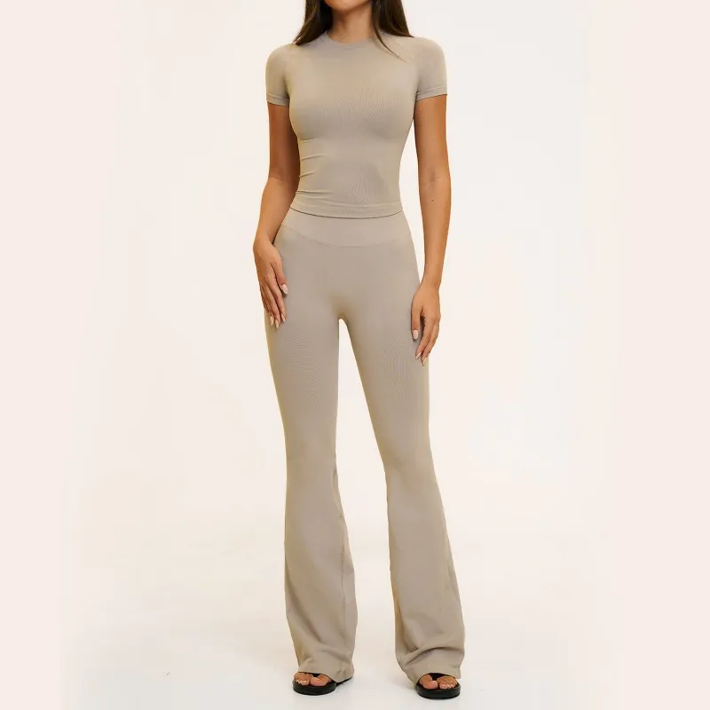 Conjunto de 7 piezas para mujer: pantalones cortos de yoga de secado rápido, camiseta tipo halter, sujetador de tirantes cruzados en la espalda y leggings sin costuras (FGBTZ4535)