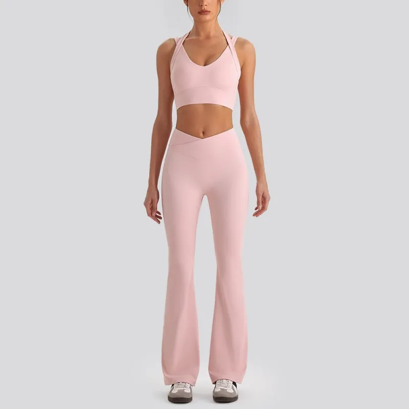 Sujetador rosa + pantalones acampanados