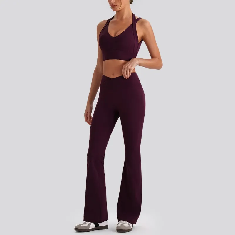Sujetador morado + pantalones acampanados