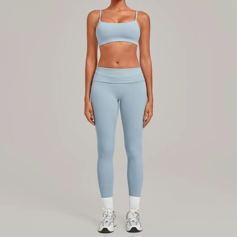 Sujetador y leggings azul claro