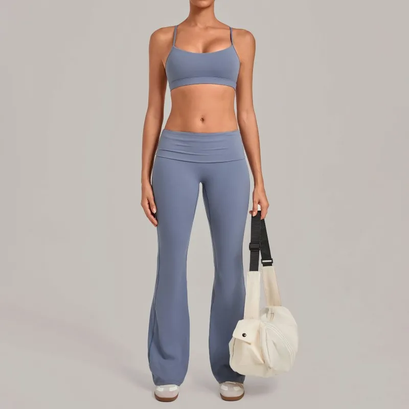Sujetador gris azulado + pantalones acampanados