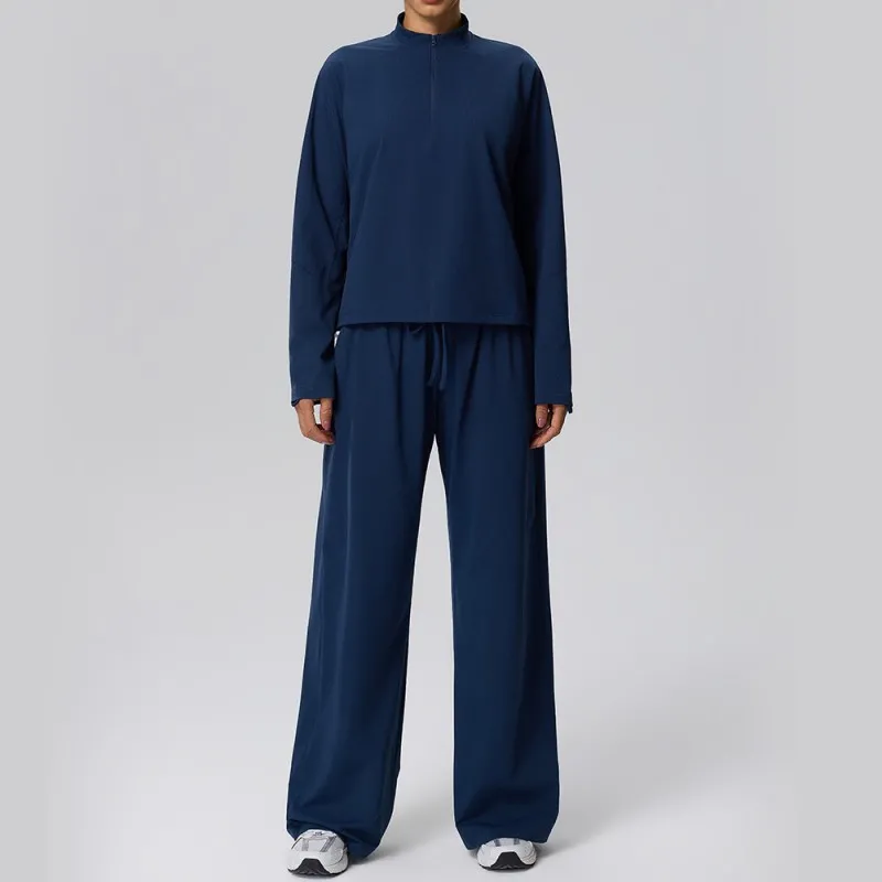 Camisa azul marino de manga larga y pantalón