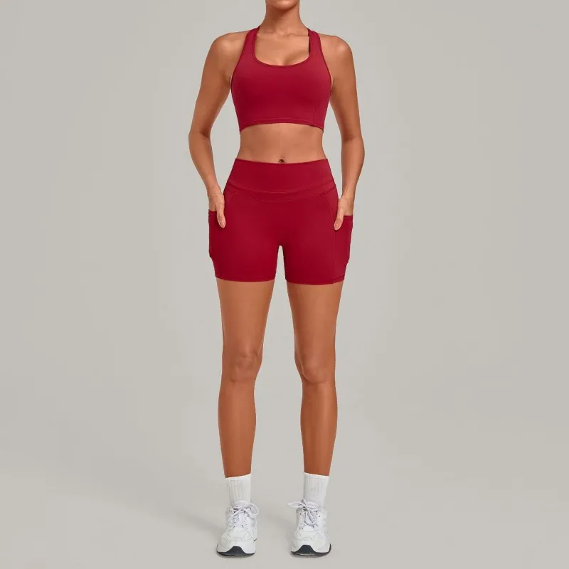 Sujetador rojo + shorts