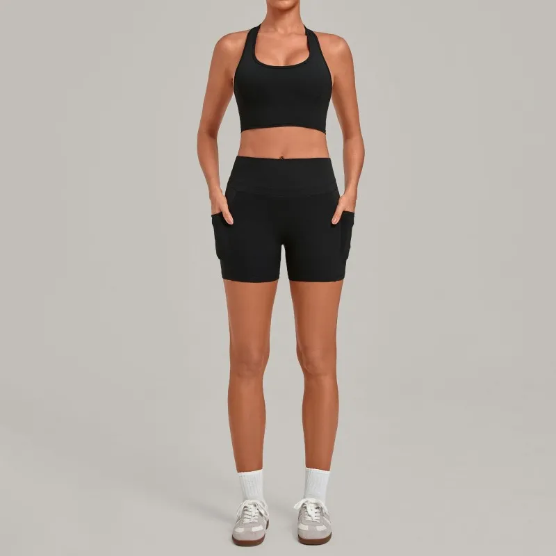Sujetador y shorts negros