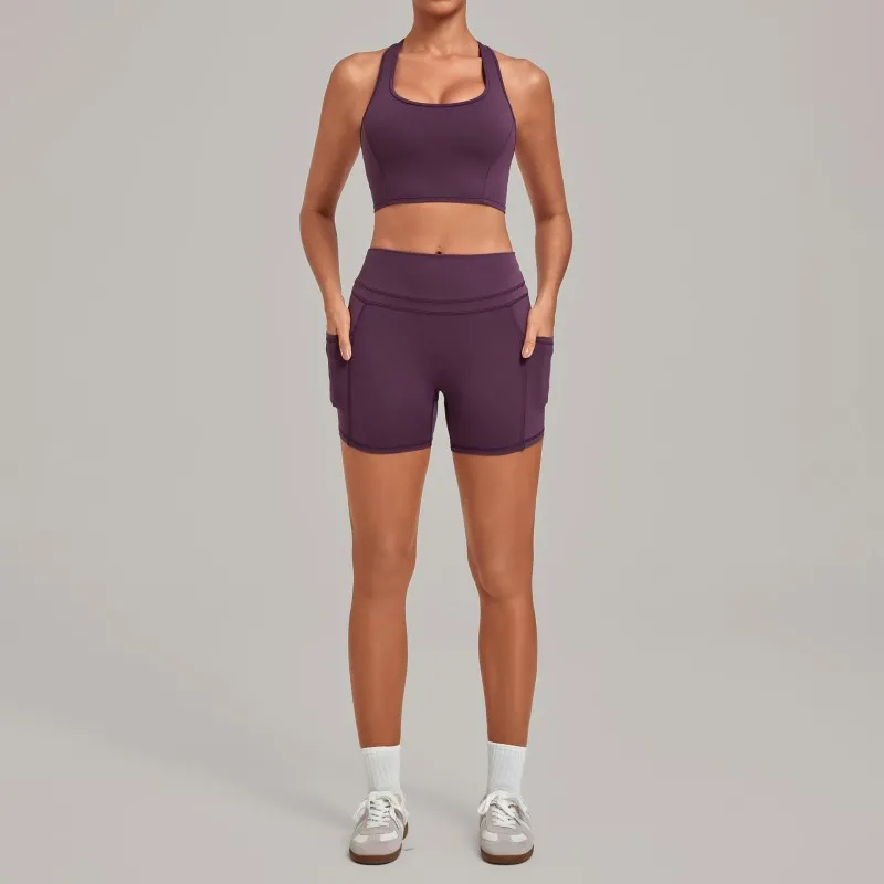 Sujetador y shorts color uva