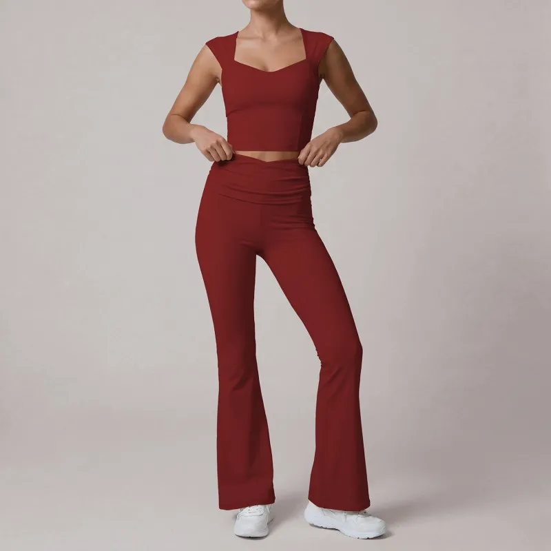 Camiseta sin mangas color vino + pantalones acampanados