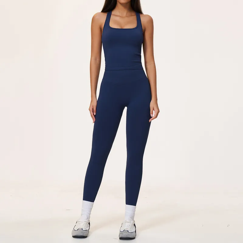 Conjunto de camiseta de tirantes y leggings azul efecto nube