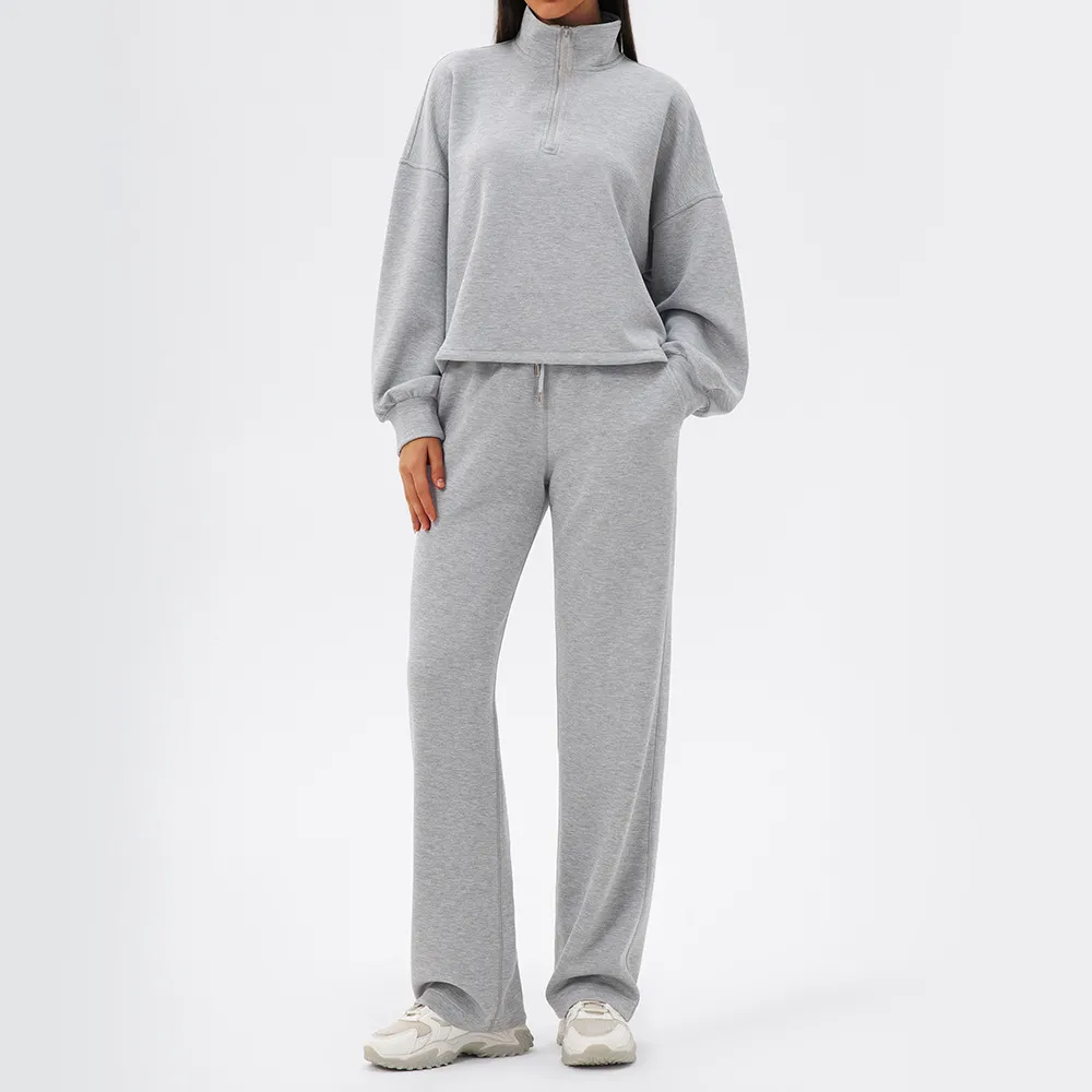 Conjunto de camiseta de manga larga y pantalón gris