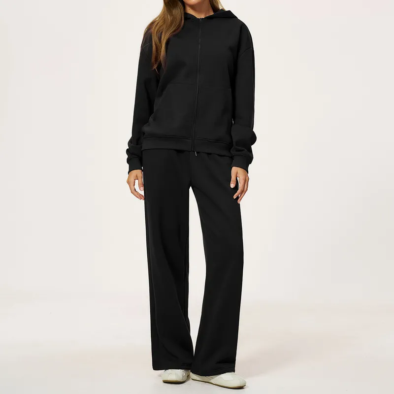 Sudadera negra con capucha y cremallera completa + pantalón casual