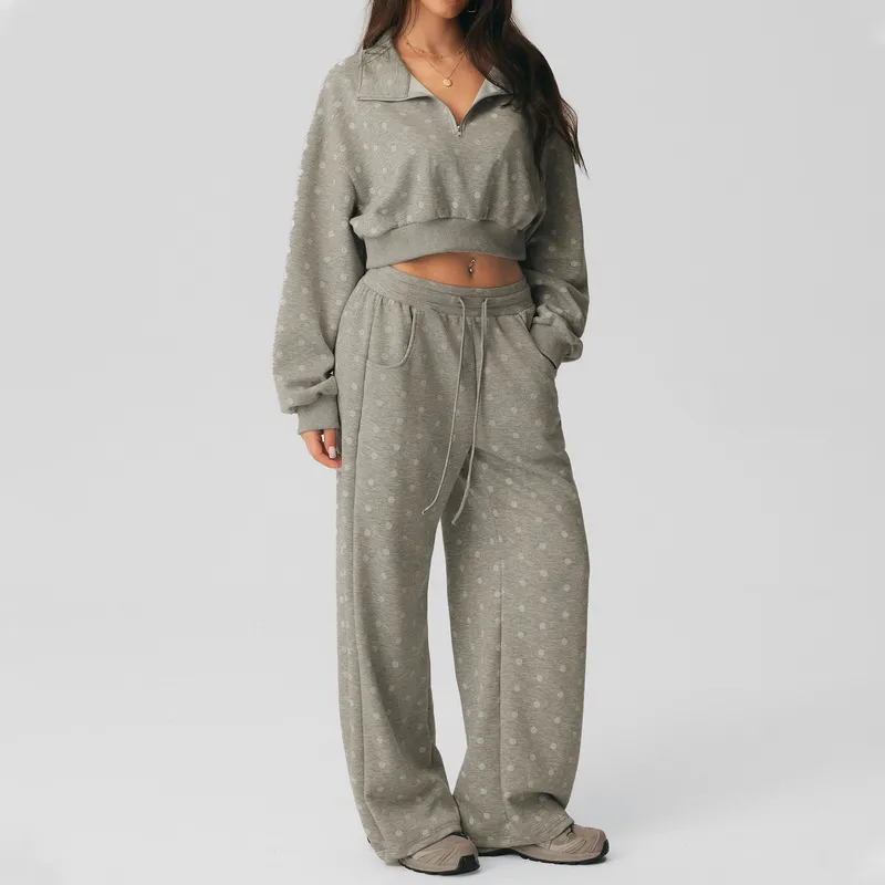 Conjunto de camiseta de manga larga y pantalón gris
