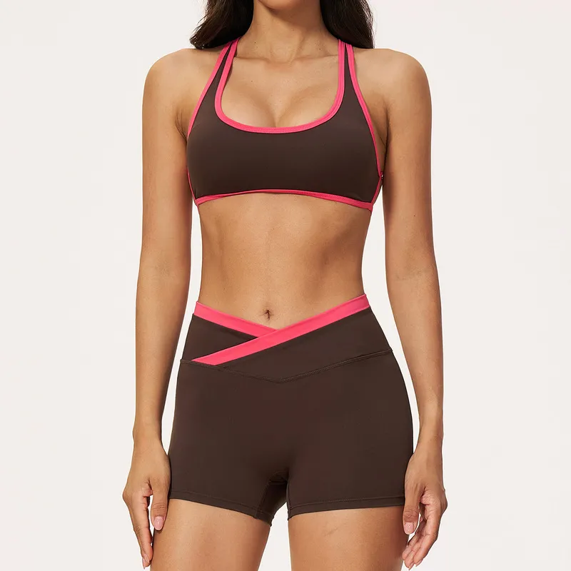 Conjunto de sujetador y shorts color café
