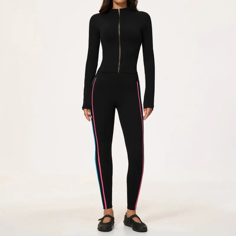 Chaquetas negras + leggings