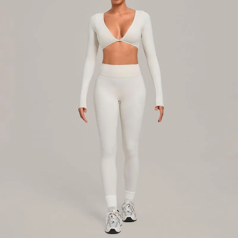 Conjunto de top corto y leggings en color albaricoque claro