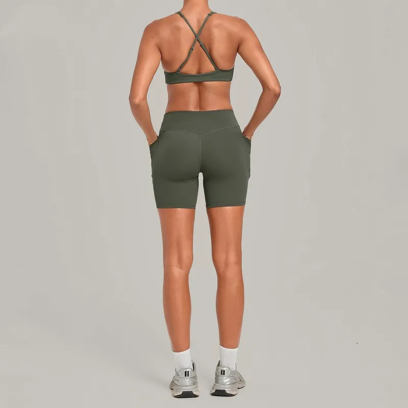 Conjunto de 2 piezas para mujer: shorts de cintura alta y top deportivo de entrenamiento con espalda descubierta y tiras cruzadas – Ropa deportiva para gimnasio FGBQS4837+8416