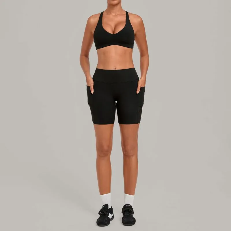Sujetador negro + pantalones cortos