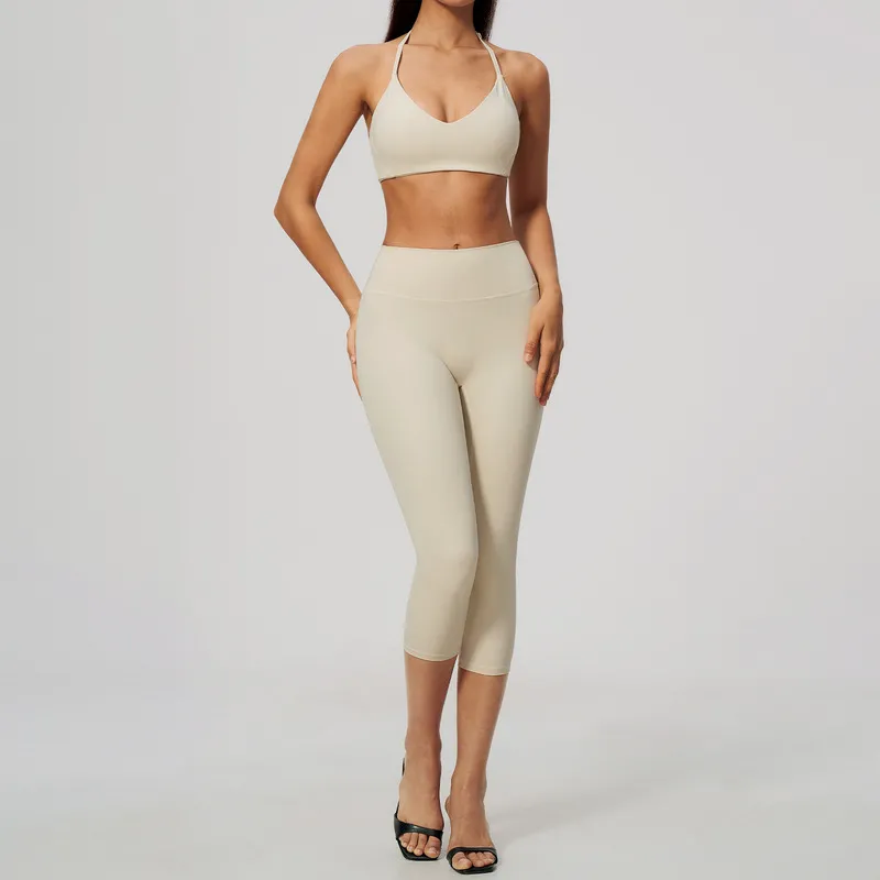 Leggings de largo 3/4 + top tipo bra