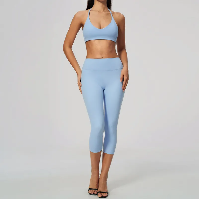 Sujetador azul bebé + leggings de largo 3/4