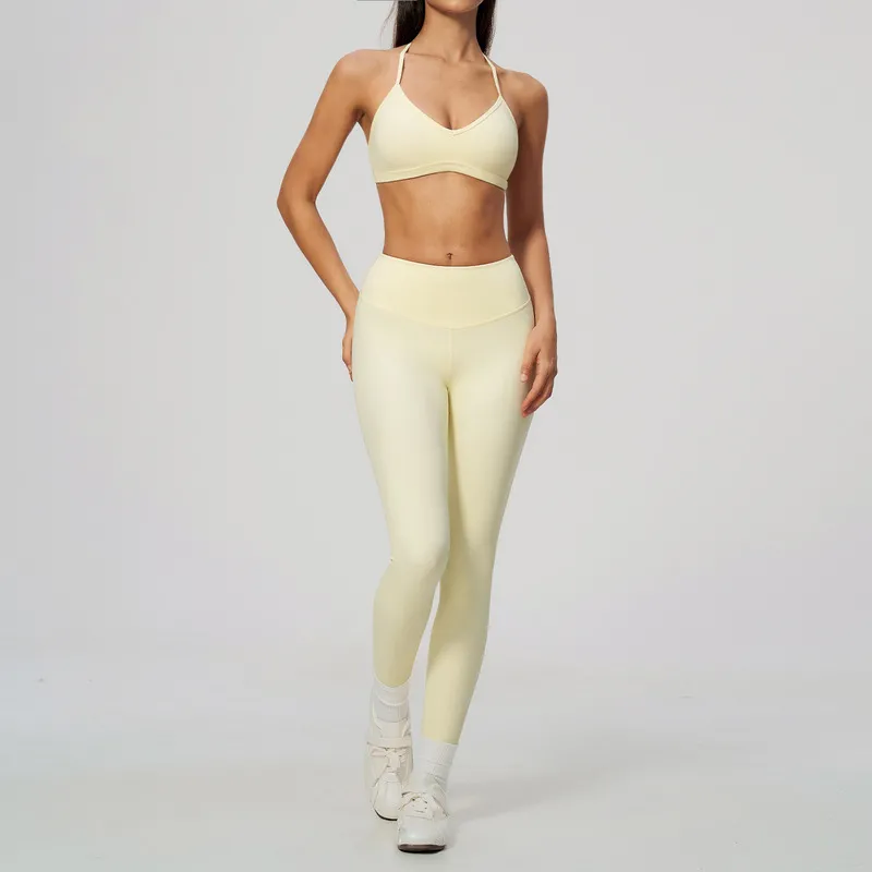 Conjunto de yoga para mujer, de tejido suave y cepillado; conjunto ajustado para correr, ropa de fitness, indumentaria para gimnasio (venta al por mayor) - FGBTZ5555