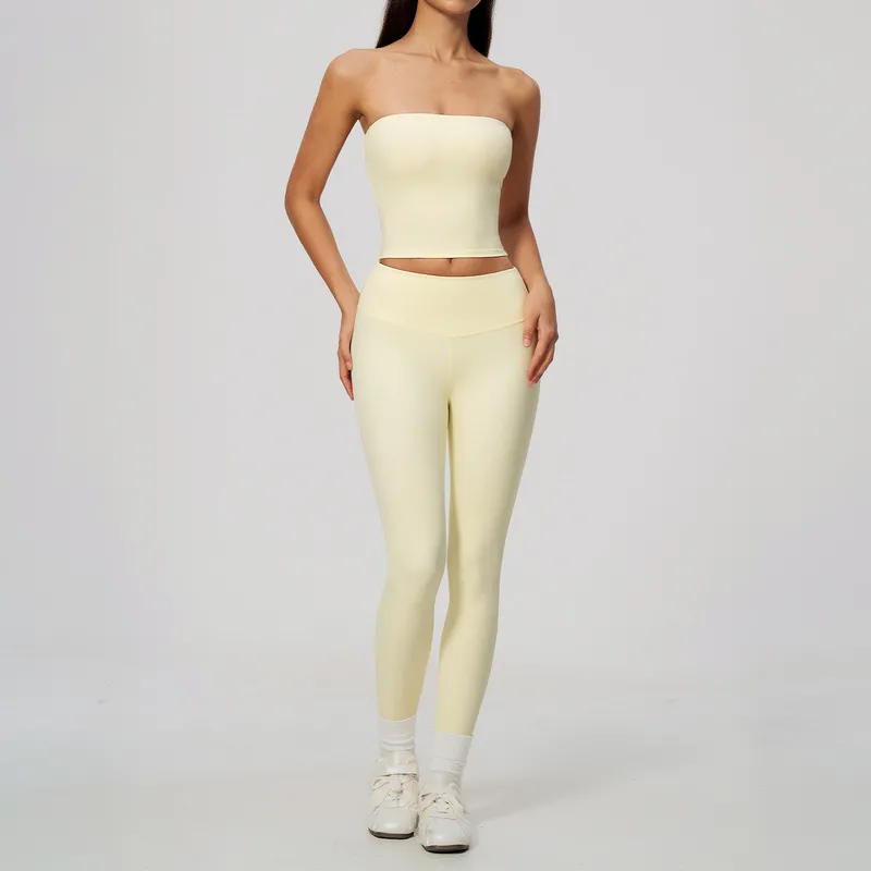 Conjunto de top tipo tubo y leggings