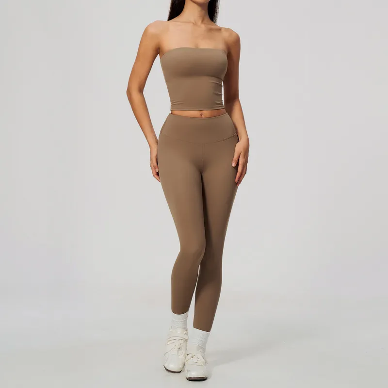 Conjunto de top de tirantes y leggings, color moca