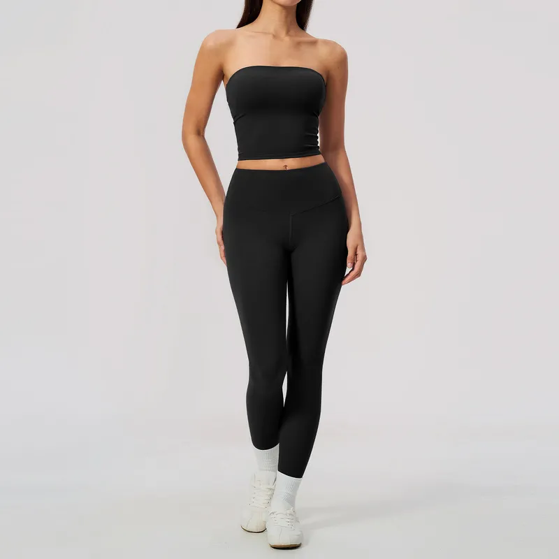 Top tipo tubo negro + leggings